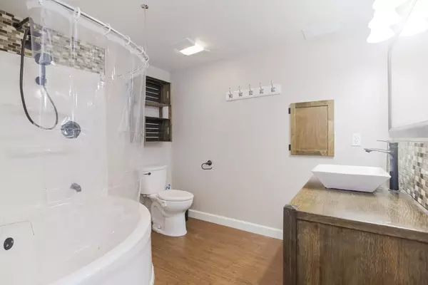 Coliving in Blue Springs - Outer KCMO, Kansas City