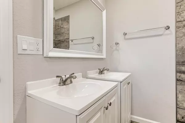 Coliving in University Hills - South Denver, Denver