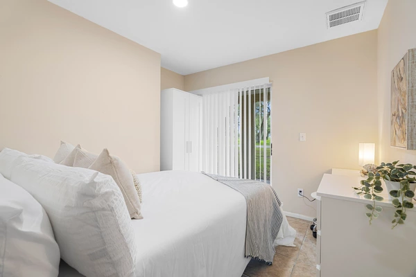 Coliving in Zephyrhills - North Tampa, Tampa