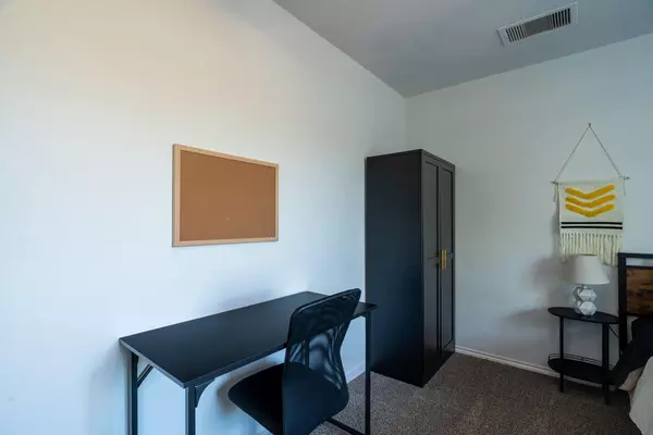 Coliving in Far West Side - West SATX, San Antonio
