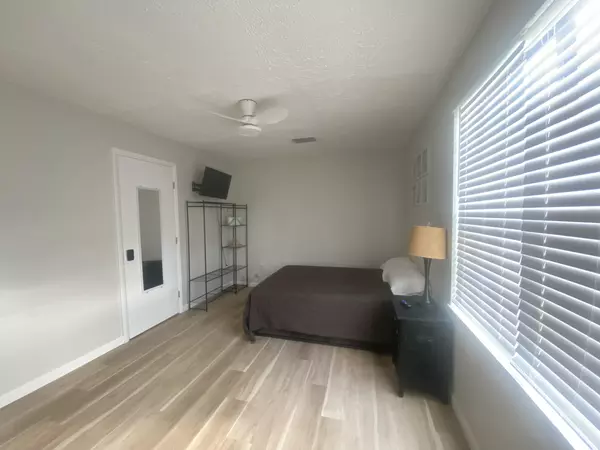 Coliving in College Park JAX - Northside, Jacksonville