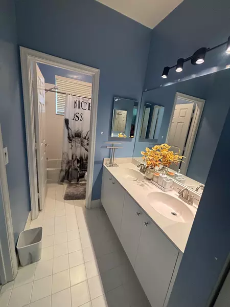 Coliving in Lauderdale Lakes - Broward County, Miami