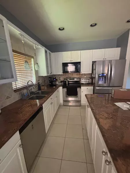 Coliving in Lauderdale Lakes - Broward County, Miami