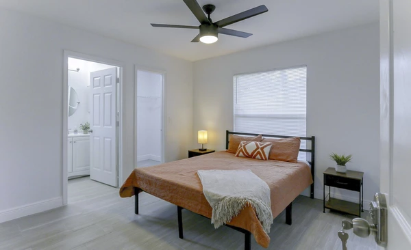 Coliving in Live Oaks Square - East Tampa, Tampa