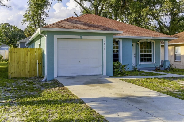 Coliving in Live Oaks Square - East Tampa, Tampa