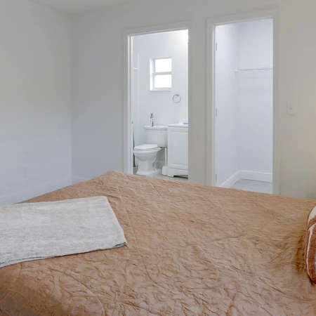 Coliving in Live Oaks Square - East Tampa, Tampa