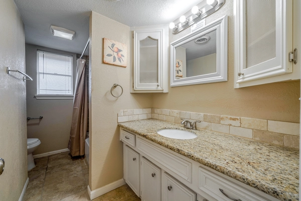 Coliving in Acres Home - Nw Houston, Houston