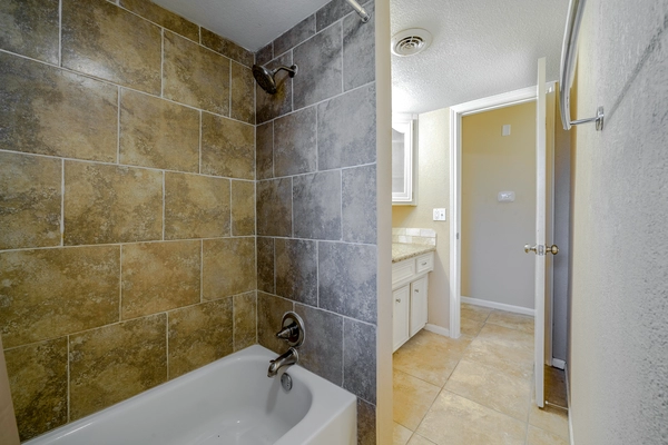 Coliving in Acres Home - Nw Houston, Houston