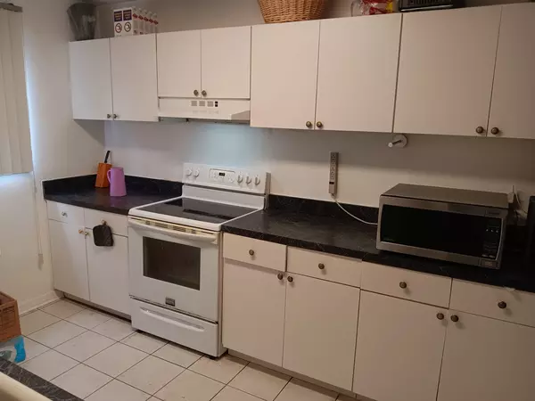 Coliving in Town 'n' Country - West Tampa, Tampa