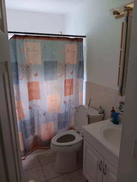 Coliving in Town 'n' Country - West Tampa, Tampa