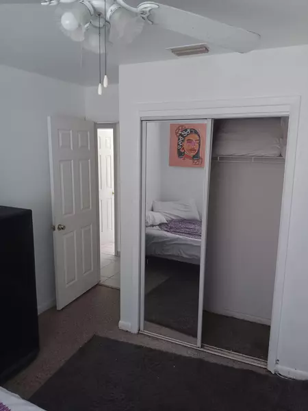 Coliving in Town 'n' Country - West Tampa, Tampa