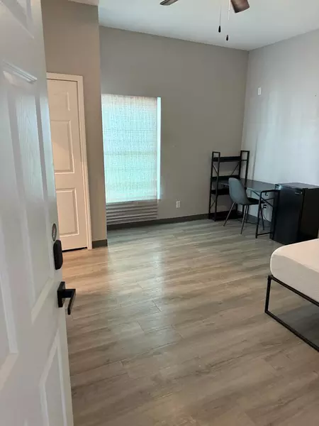 Coliving in Kenwood - Clearwater-St. Petersburg, Tampa
