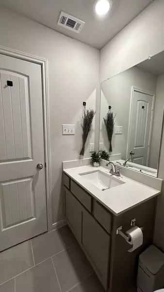 Coliving in The Woodlands - Nw Houston, Houston