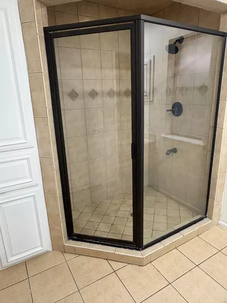 Coliving in Northwest Side - West SATX, San Antonio