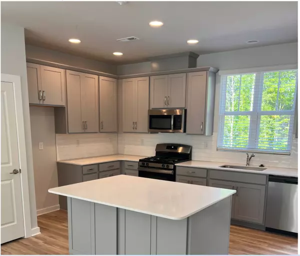 Coliving in University City North - North Charlotte, Charlotte