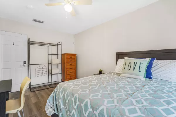 Coliving in Cedar Hills - Westside, Jacksonville