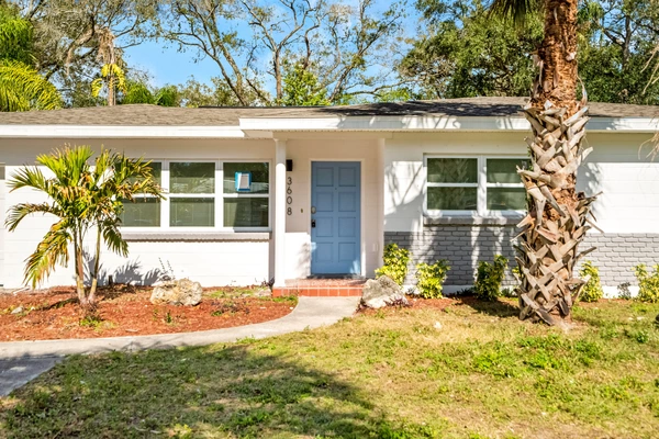 Coliving in Live Oaks Square - East Tampa, Tampa