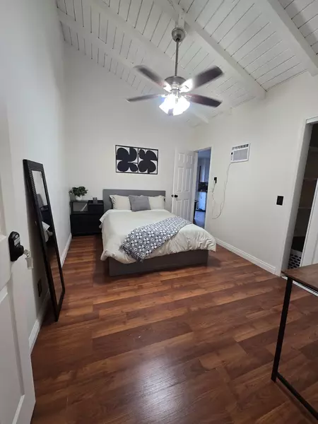 Coliving in Arleta - San Fernando Valley, Los Angeles