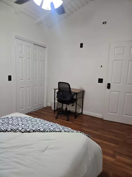 Coliving in Arleta - San Fernando Valley, Los Angeles