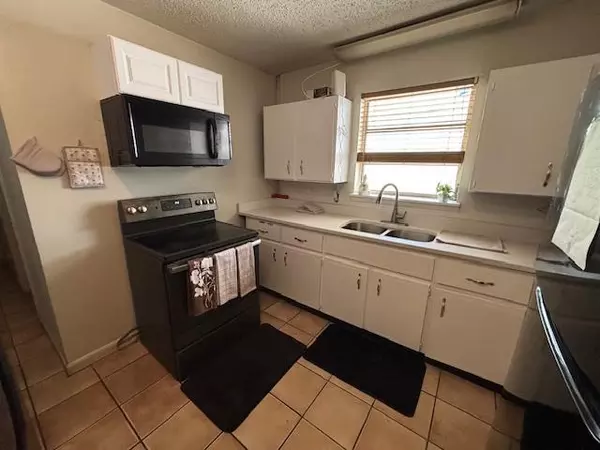 Coliving in Lake Forest - Northside, Jacksonville