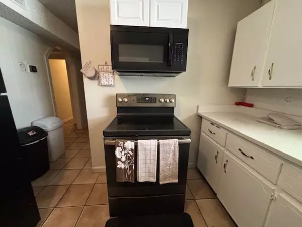 Coliving in Lake Forest - Northside, Jacksonville