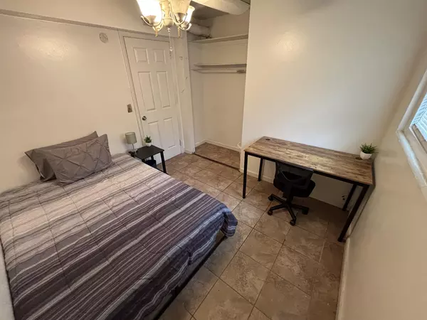 Coliving in Lake Forest - Northside, Jacksonville