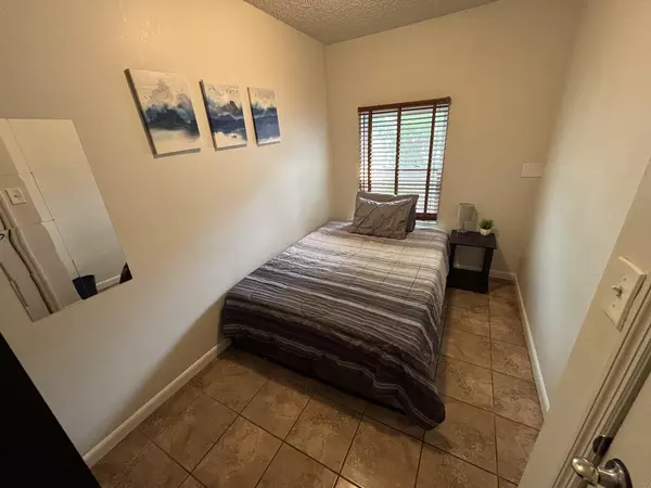 Coliving in Lake Forest - Northside, Jacksonville