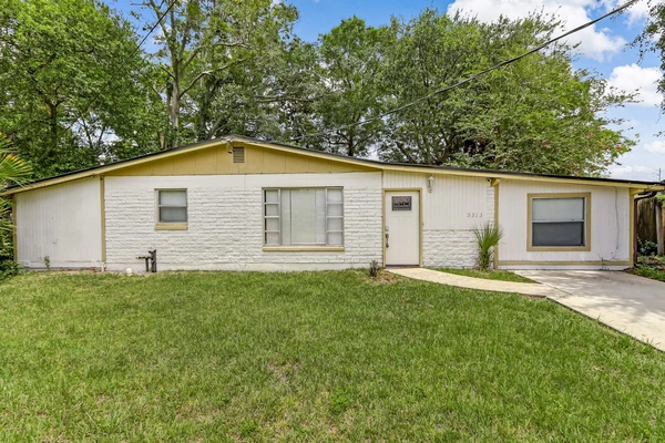 Coliving in Cedar Hills - Westside, Jacksonville