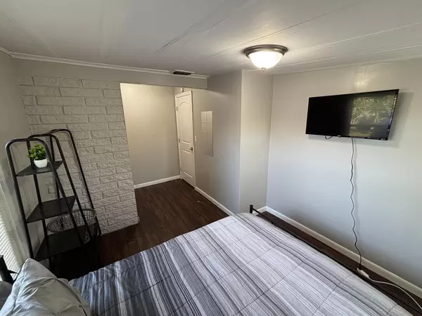 Coliving in Cedar Hills - Westside, Jacksonville