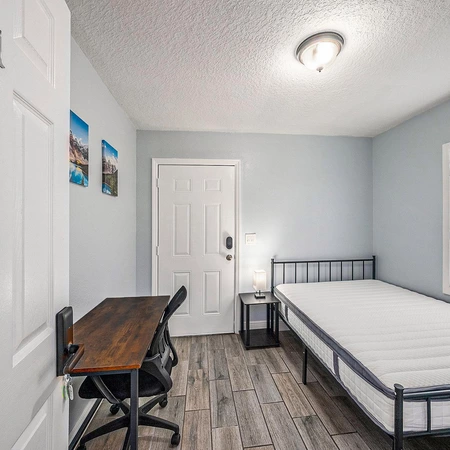Coliving in Grant Park Tampa - East Tampa, Tampa