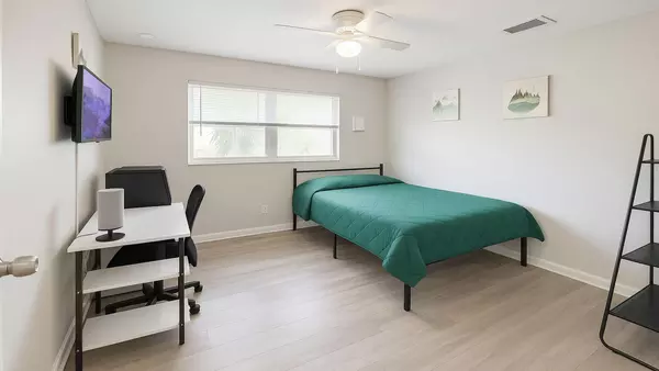 Coliving in Cedar Hills - Westside, Jacksonville