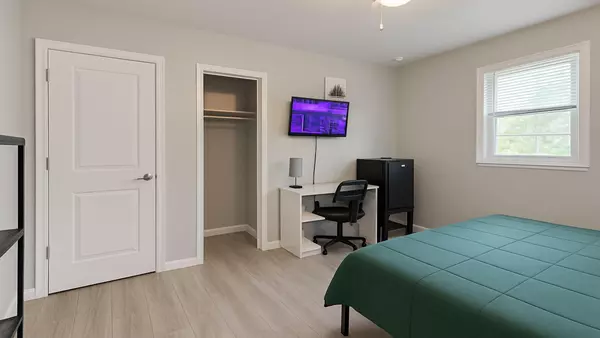 Coliving in Cedar Hills - Westside, Jacksonville