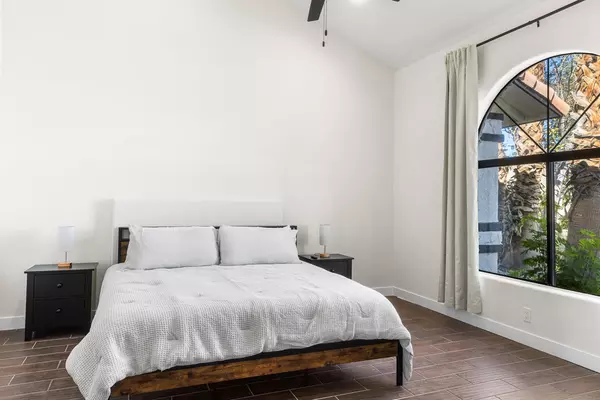 Coliving in Cathedral City - Inland Empire, Los Angeles