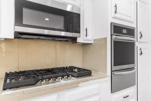 Coliving in Cathedral City - Inland Empire, Los Angeles