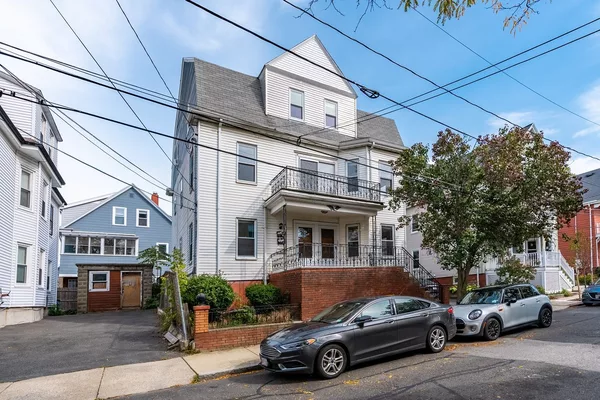 Coliving in Davis Square - Somerville, Boston