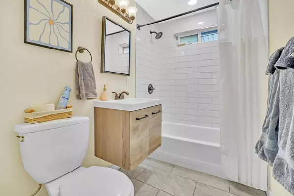 Coliving in Westminster - Outer Denver, Denver