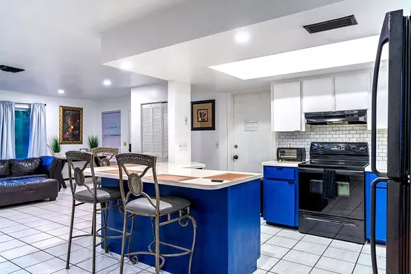 Coliving in Palm Springs - Palm Beach County, Miami