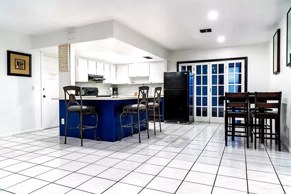 Coliving in Palm Springs - Palm Beach County, Miami