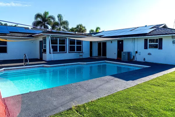 Coliving in Palm Springs - Palm Beach County, Miami