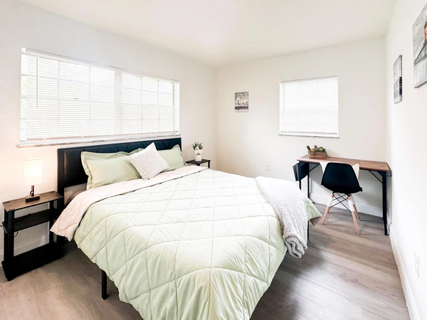Coliving in Live Oaks Square - East Tampa, Tampa