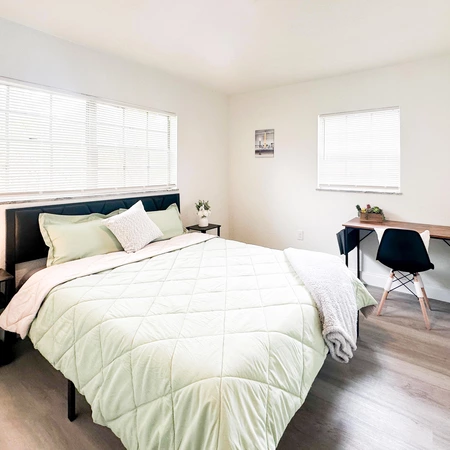 Coliving in Live Oaks Square - East Tampa, Tampa