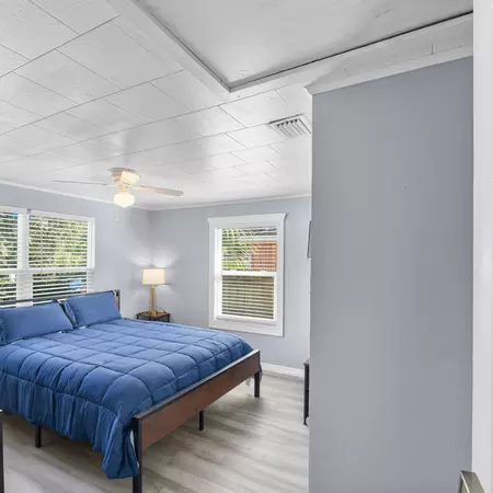 Coliving in Live Oaks Square - East Tampa, Tampa