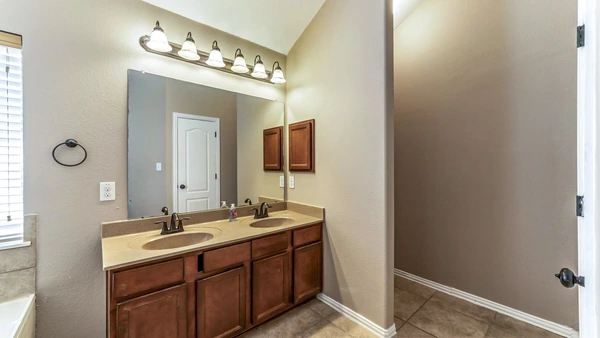 Coliving in Far West Side - West SATX, San Antonio