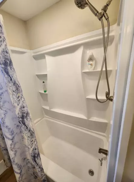 Coliving in Northwest Winston-Salem - Winston-Salem, Greensboro