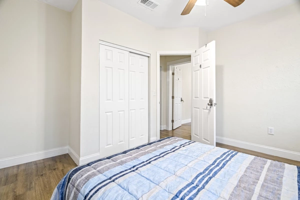 Coliving in Live Oaks Square - East Tampa, Tampa