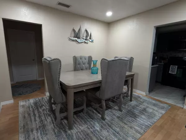 Coliving in Seffner - East Tampa, Tampa
