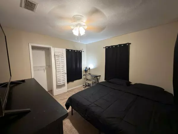 Coliving in Seffner - East Tampa, Tampa