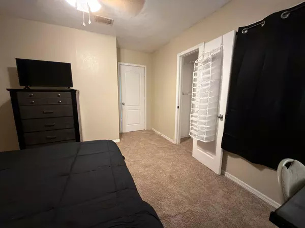 Coliving in Seffner - East Tampa, Tampa