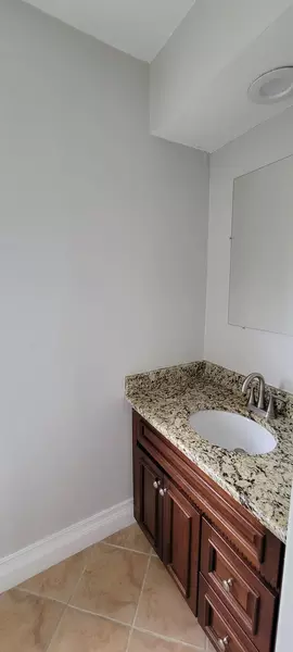 Coliving in Blue Springs - Outer KCMO, Kansas City