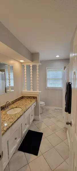 Coliving in Blue Springs - Outer KCMO, Kansas City